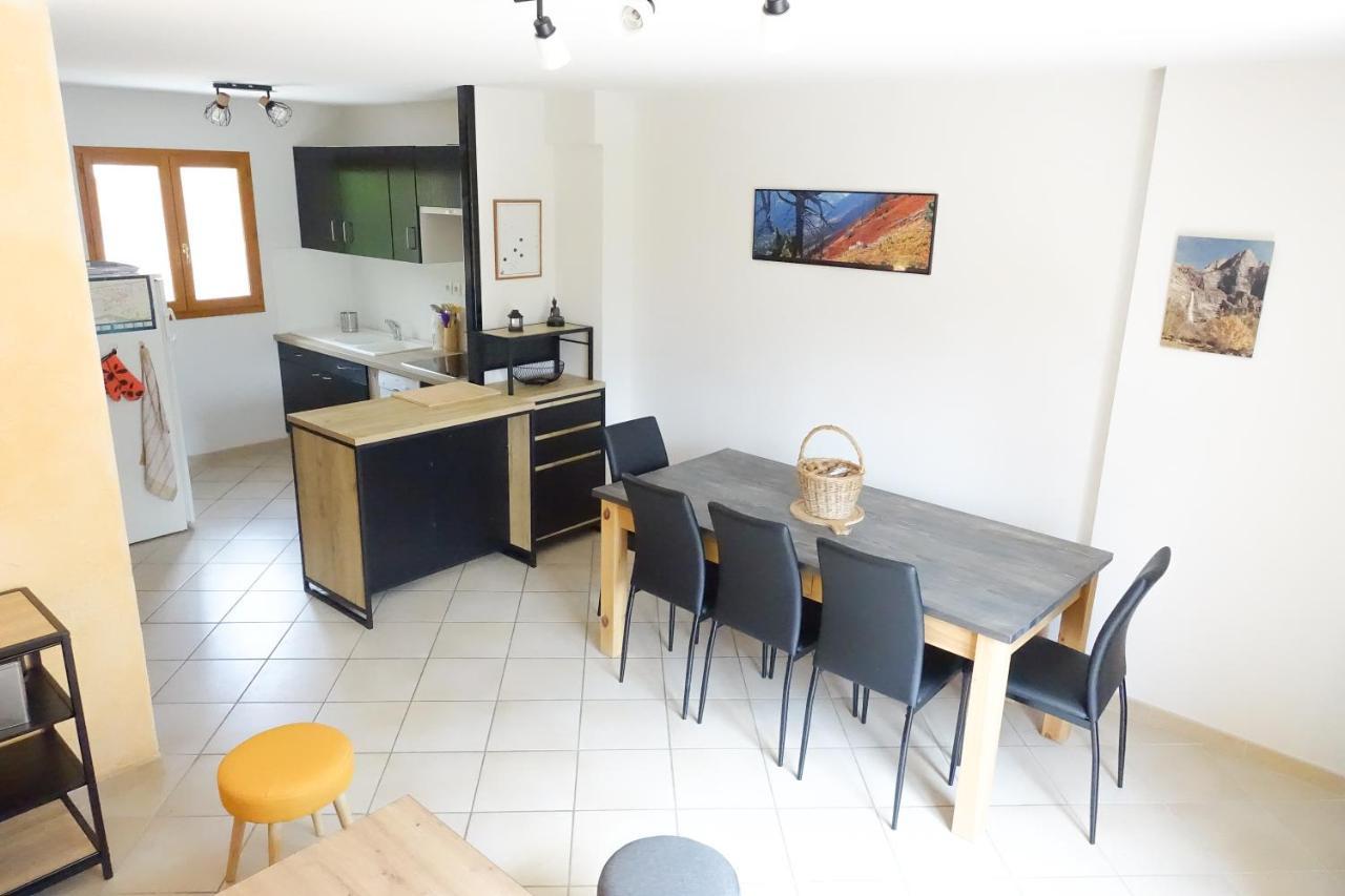 Ferienwohnung T3 Au Plan D'Eau D'Embrun Avec Garage Et Terrasse Exterior foto