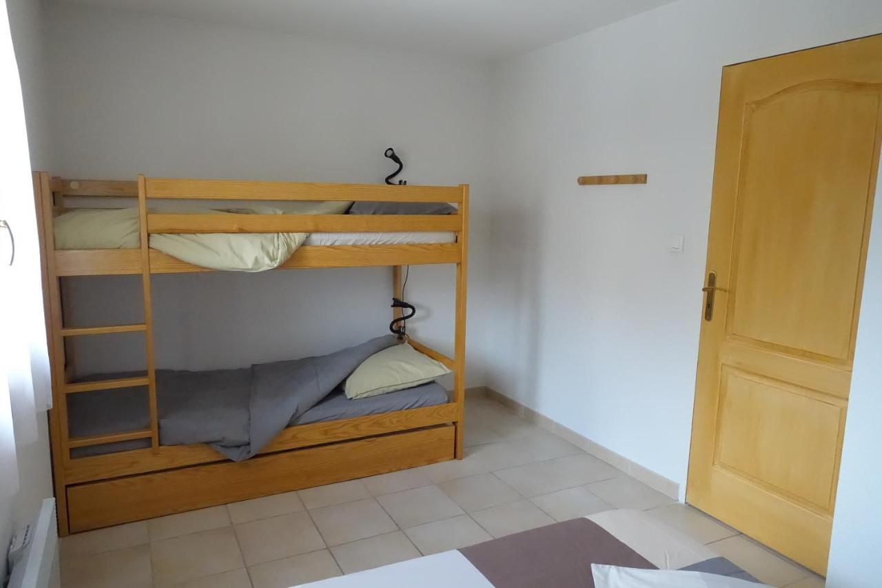 Ferienwohnung T3 Au Plan D'Eau D'Embrun Avec Garage Et Terrasse Exterior foto