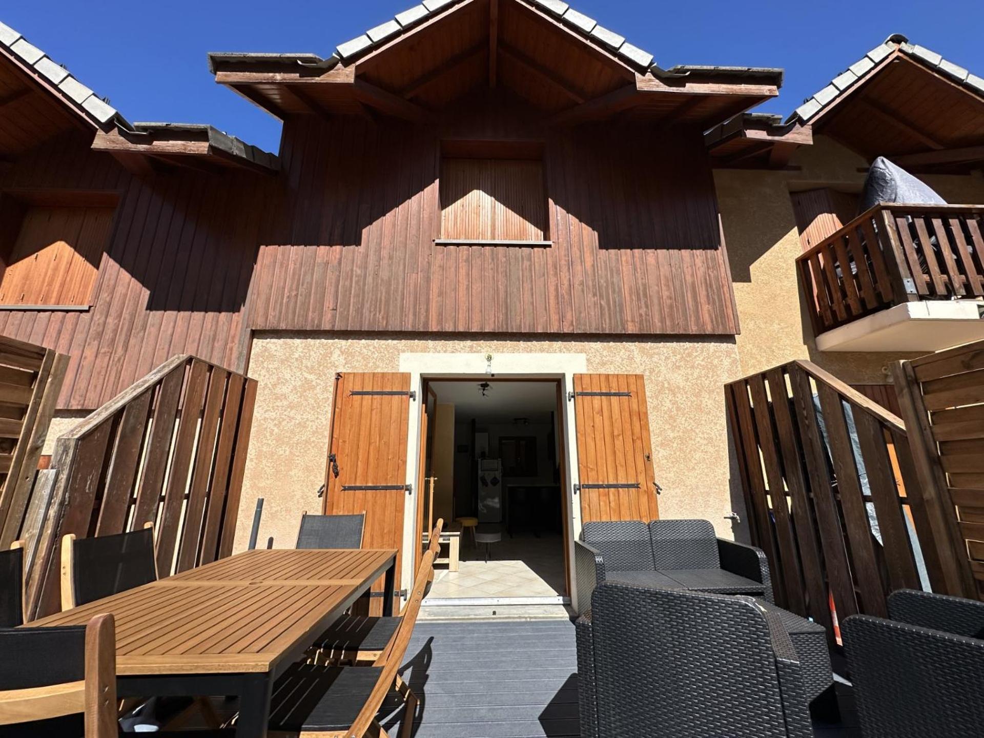 Ferienwohnung T3 Au Plan D'Eau D'Embrun Avec Garage Et Terrasse Exterior foto