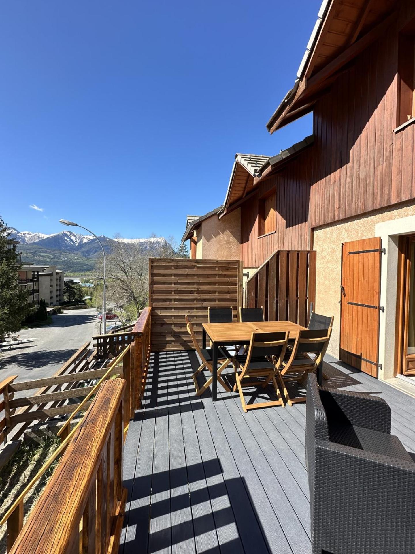 Ferienwohnung T3 Au Plan D'Eau D'Embrun Avec Garage Et Terrasse Exterior foto