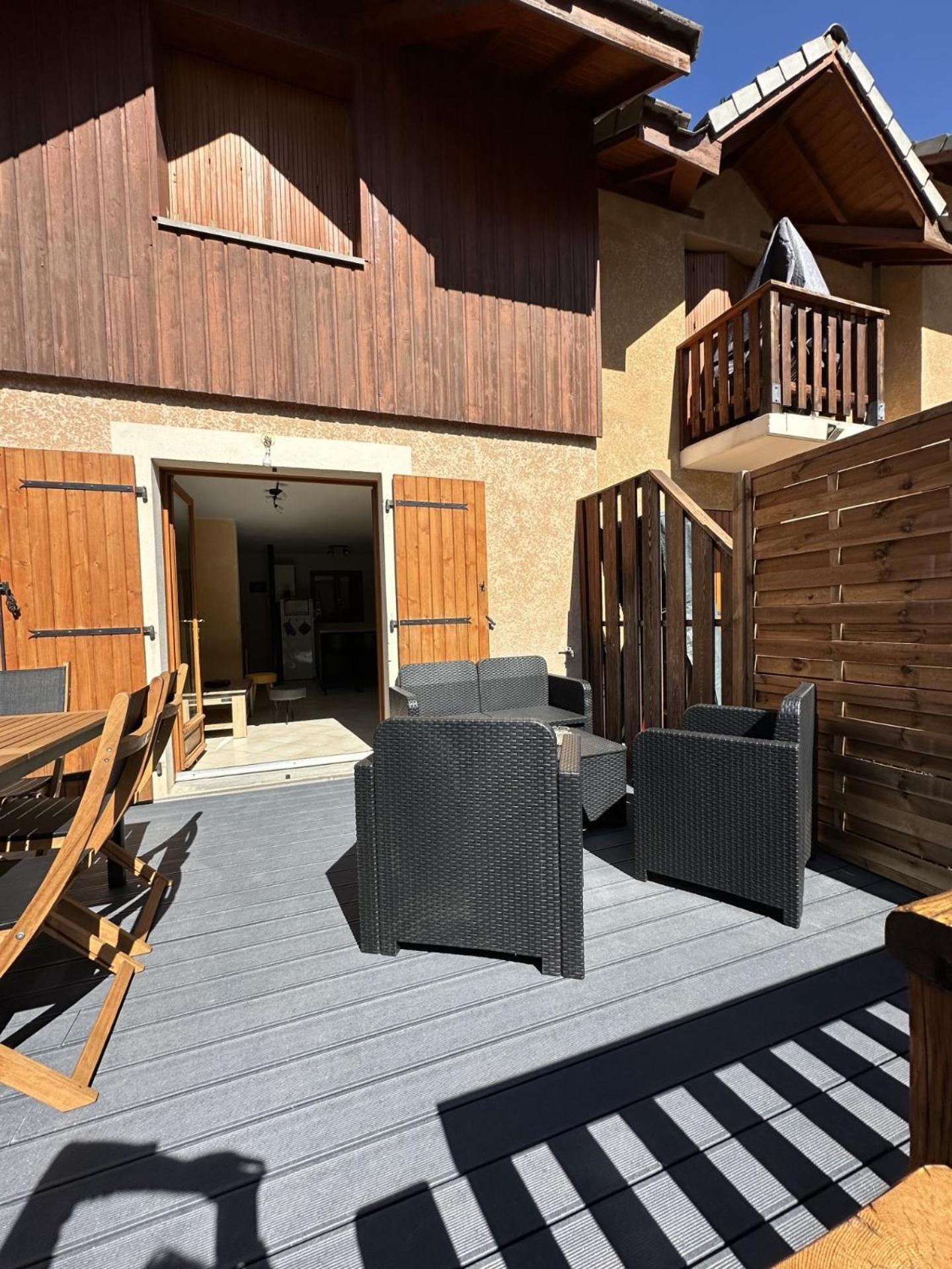 Ferienwohnung T3 Au Plan D'Eau D'Embrun Avec Garage Et Terrasse Exterior foto